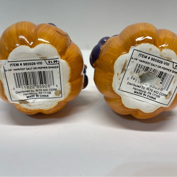 Vtg. Long Rich Harvest Vegetable Salt, Pepper Set - Picture 3 of 5